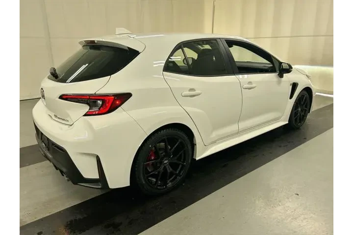 $37711 : Toyota GR Corolla 2024 AWD C image 2
