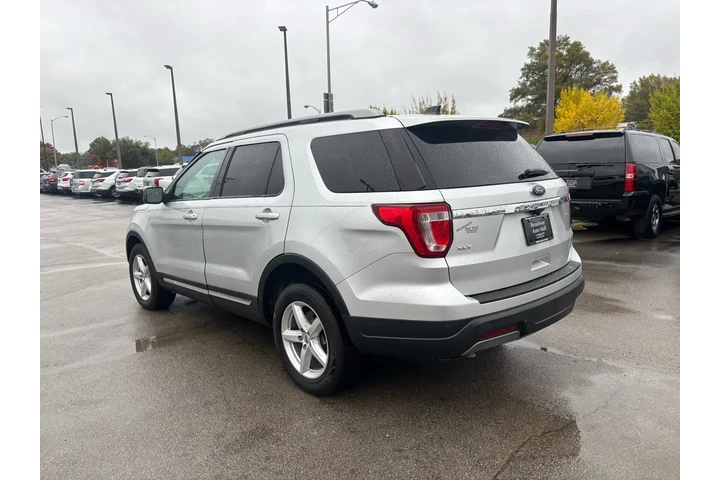 $10980 : 2019 Explorer XLT FWD image 4