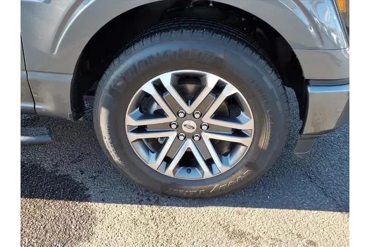 $28419 : Ford F-150 2023 4x2 XL 4dr S image 9