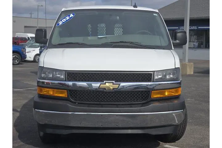 $32299 : Chevrolet Express 2024 2500 image 10