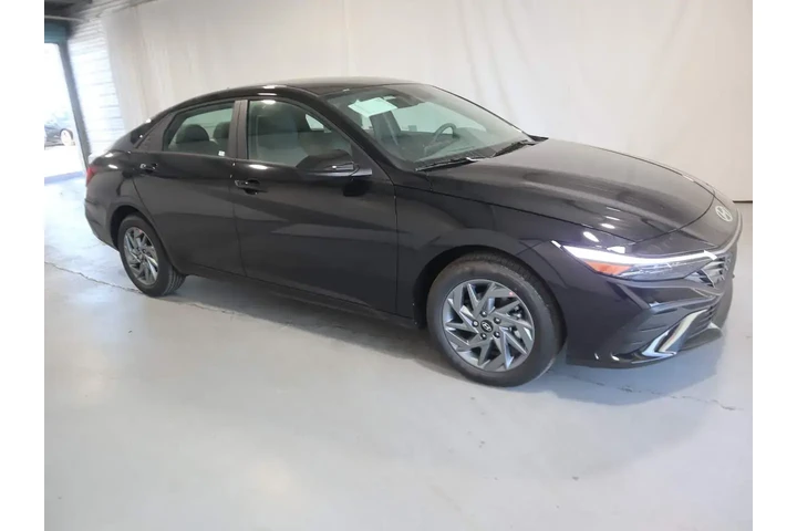 $21930 : Hyundai ELANTRA Hybrid 2025 image 7