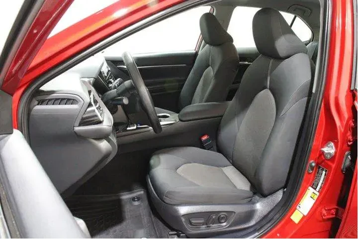 $27998 : Toyota Camry 2024 LE 4dr Sed image 5