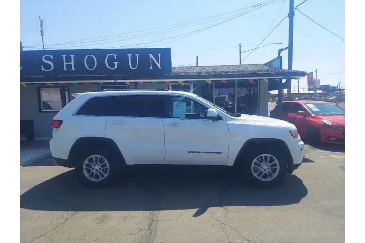 $17995 : 2020 Grand Cherokee Laredo E image 3