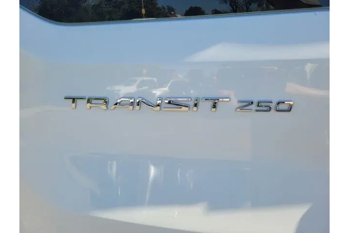 $33442 : Ford Transit 2024 250 3dr SW image 7