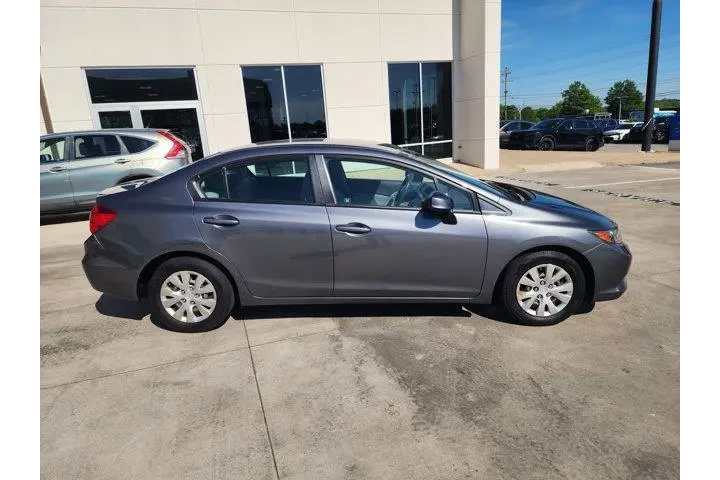 $11534 : Honda Civic 2012 LX 4dr Seda image 3