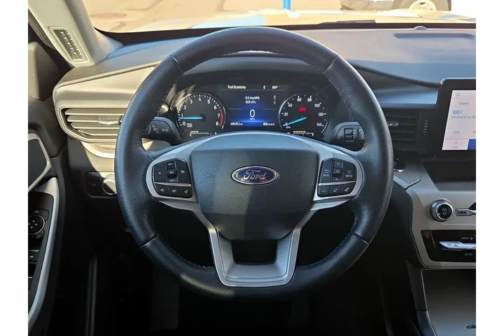 $28998 : Ford Explorer 2022 AWD XLT 4 image 9