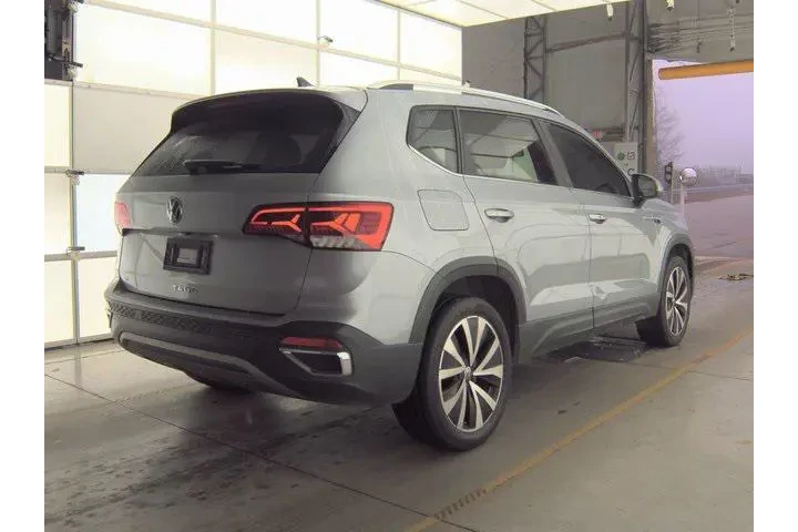 $13511 : Volkswagen Taos 2022 SE 4dr image 2