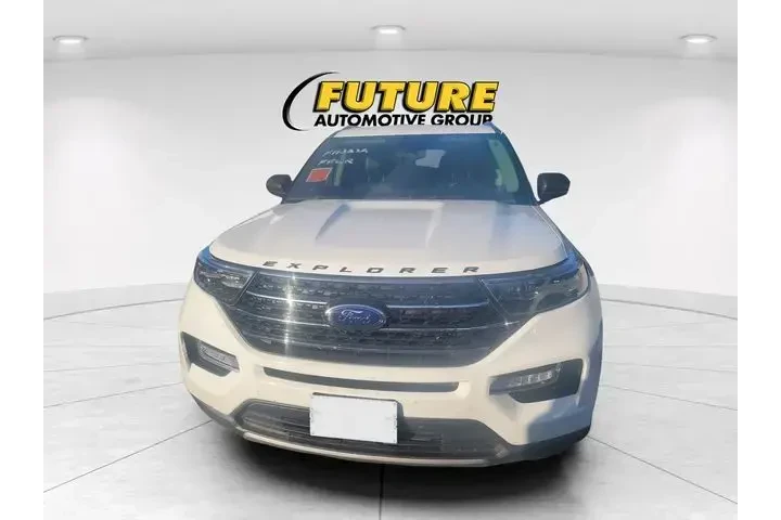 $19570 : Ford Explorer 2020 XLT 4dr S image 2