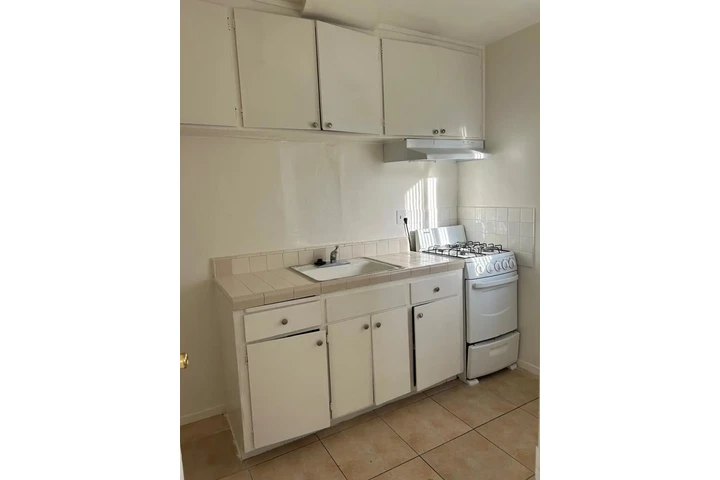 $1500 : North Hollywood image 2