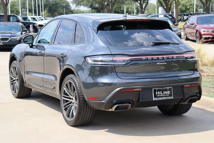 $43996 : 2023 Macan image 8