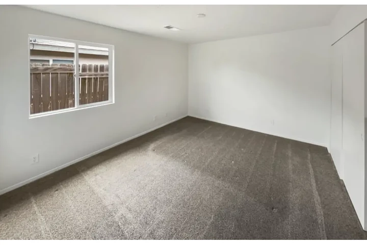 $1000 : 3 bedroom house for rent image 3