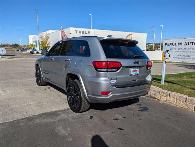 $16990 : 2018 Grand Cherokee Altitude image 4