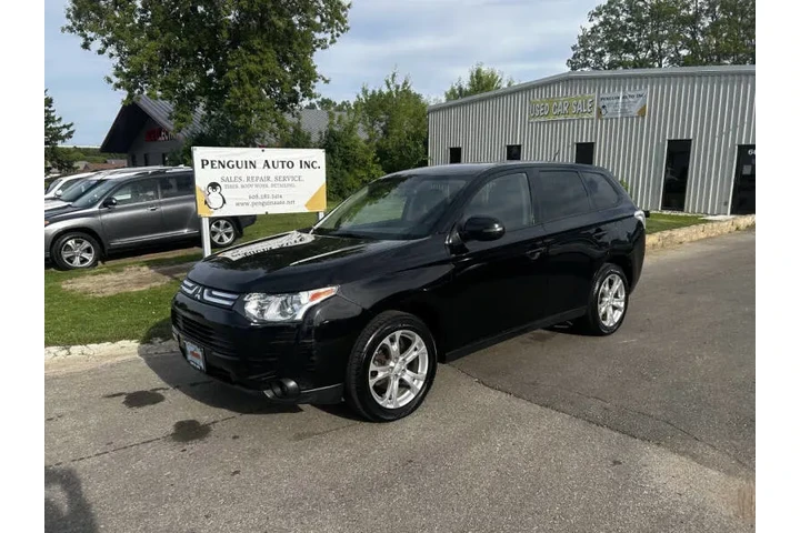 $5990 : 2014 Outlander SE image 2