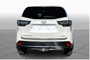$18353 : Toyota Highlander 2016 Limit thumbnail