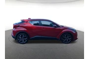 $24000 : Toyota C-HR 2022 XLE 4dr Cro thumbnail