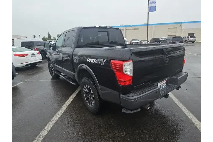 $20000 : Nissan Titan 2017 4x4 PRO-4X image 7
