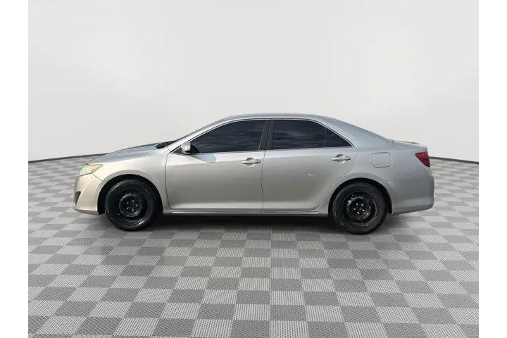 Toyota Camry 2012 L 4dr Seda image 2