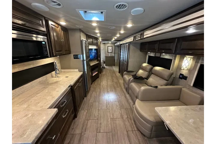$114750 : 2020 Tiffin Alegro Open Road image 3