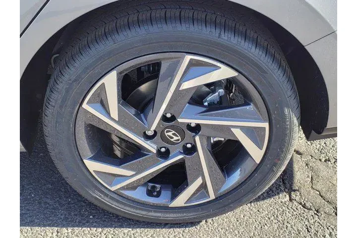 $27700 : Hyundai ELANTRA Hybrid 2025 image 5