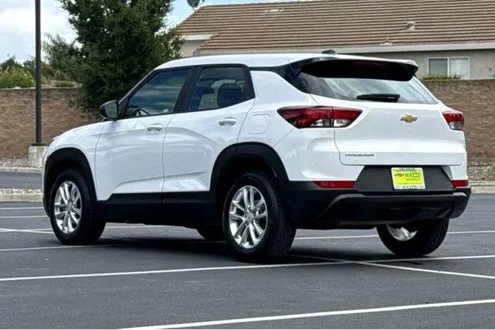 $21375 : Chevrolet Trailblazer 2025 L image 3