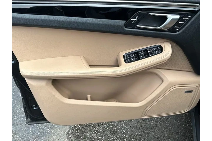 $33900 : Porsche Macan 2020 AWD 4dr S image 9