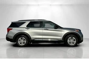 $30089 : Ford Explorer 2023 XLT 4dr S thumbnail