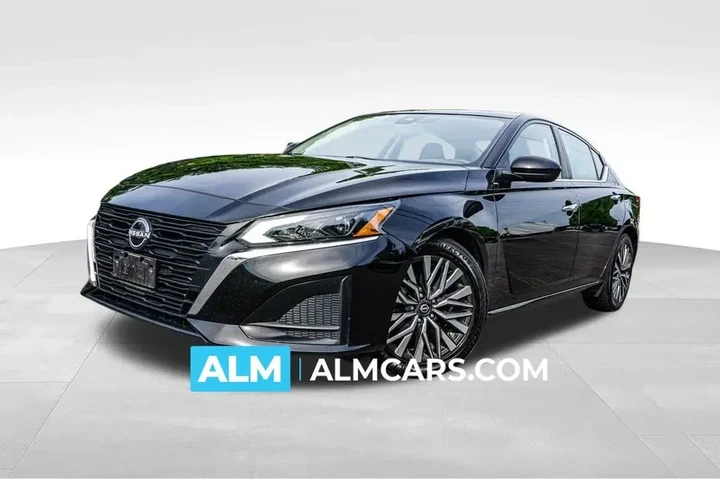 $17120 : Nissan Altima 2023 2.5 SV 4d image 1
