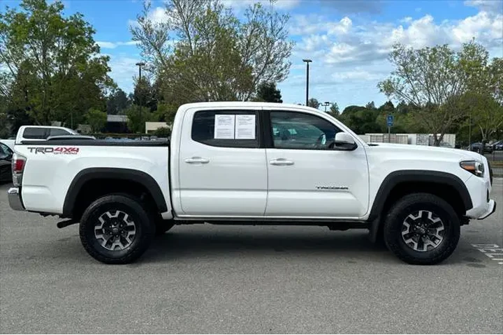$39990 : Toyota Tacoma 2023 4x4 TRD S image 3