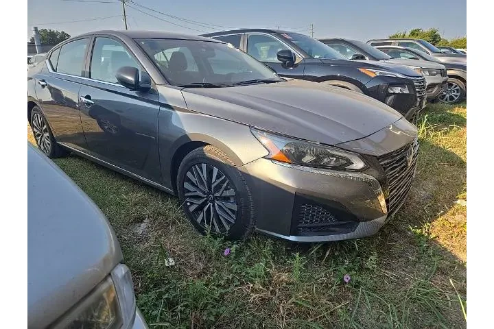 $18876 : Nissan Altima 2025 2.5 SV 4d image 4