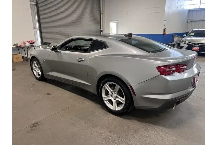 $24996 : Chevrolet Camaro 2023 LT 2dr image 5