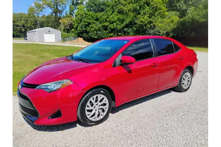 $12995 : 2017 Corolla SE image 2