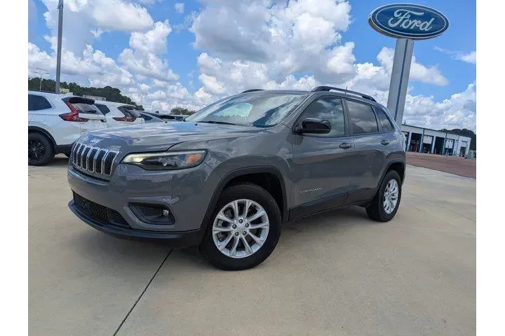 $24990 : Jeep Cherokee 2022 4x4 Latit image 4