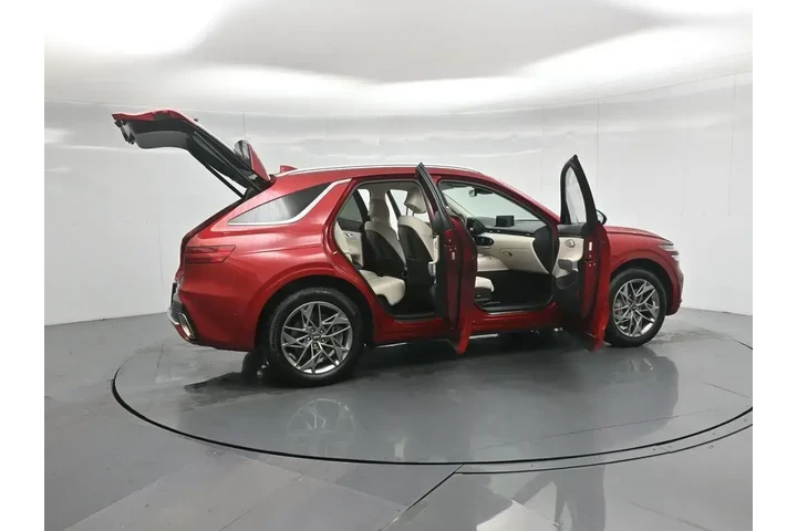 $38991 : Genesis GV70 2023 AWD 2.5T S image 5