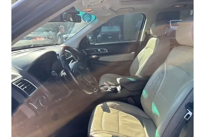 $12991 : Ford Explorer 2016 AWD Plati image 6