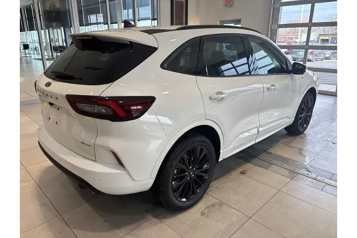 $28398 : Ford Escape 2023 AWD ST-Line image 3
