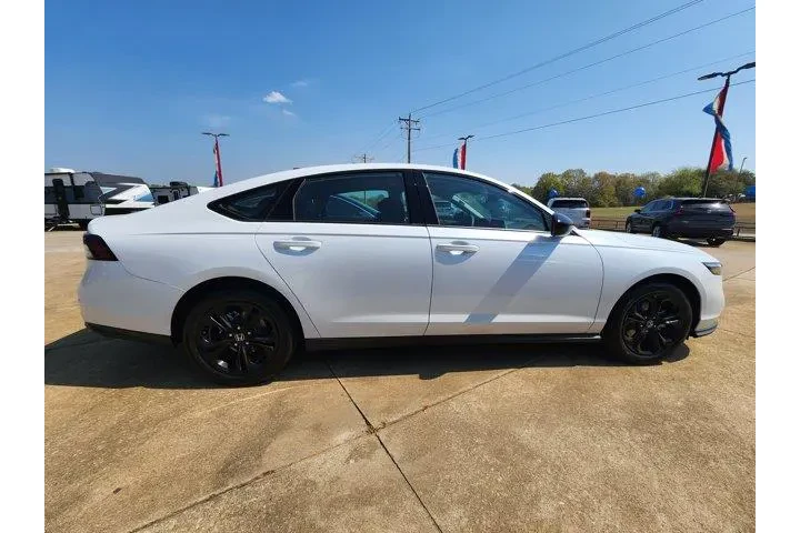 $29931 : Honda Accord 2025 SE 4dr Sed image 3