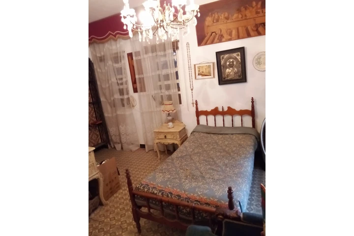 $200 : Alquiler habitación image 2