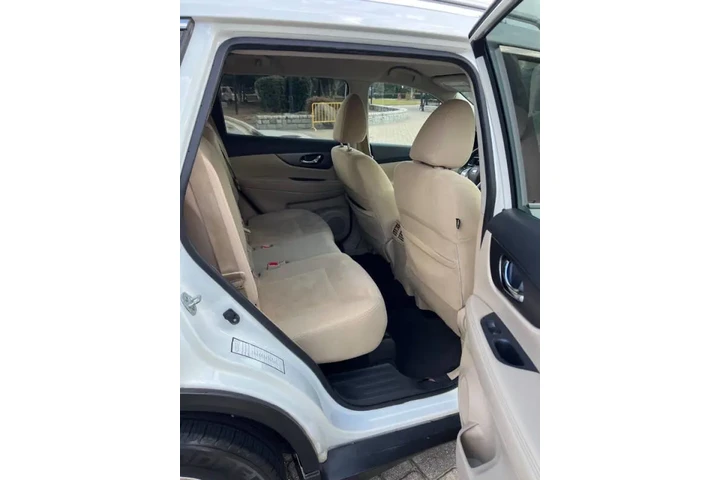$6300 : 2016 Rogue SV image 10