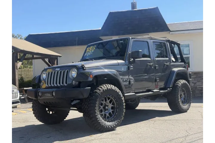 $18900 : 2016 Wrangler Unlimited Backc image 2