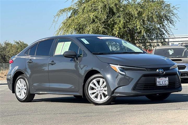 $24450 : Corolla Hybrid LE image 2