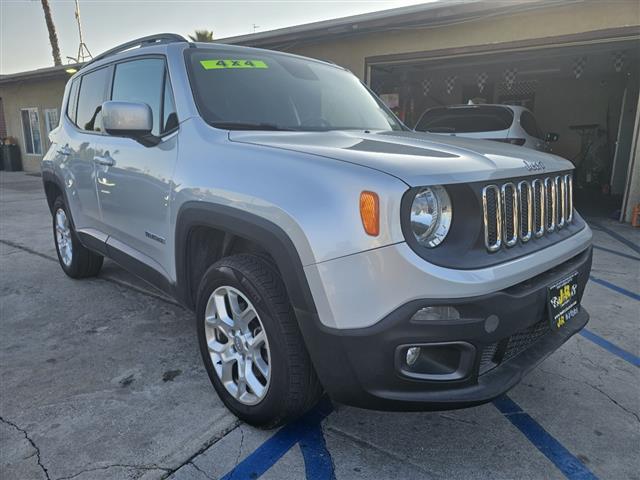 $12995 : 2015 Renegade Latitude 4WD image 3