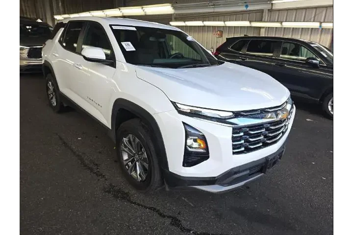 $27995 : Chevrolet Equinox 2025 LT 4d image 3