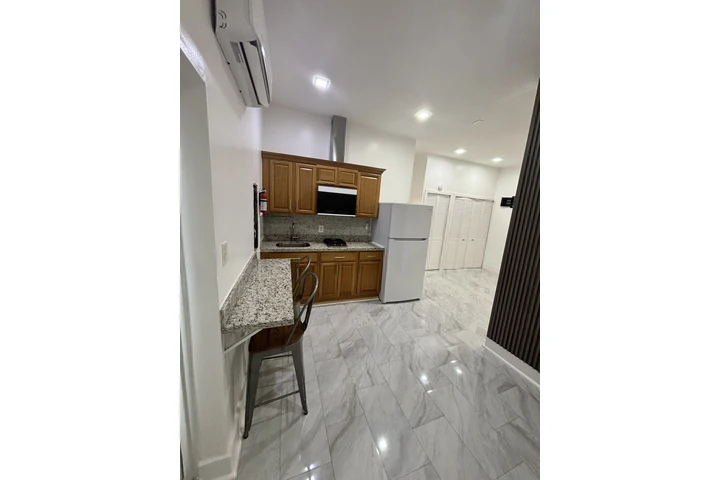 $1050 : Renta Estudio image 2