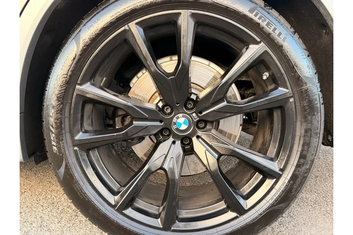 $66889 : 2024 BMW X7 image 9