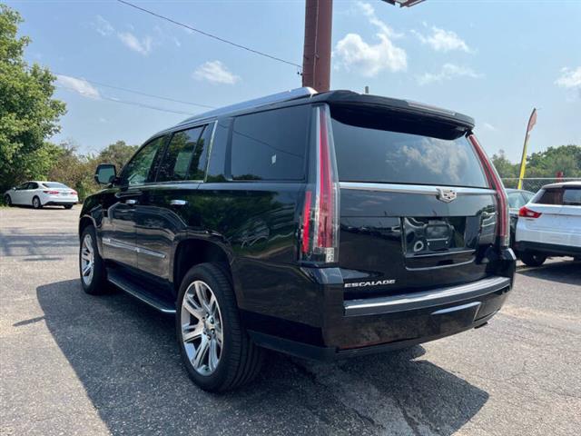 $25995 : 2017 Escalade Luxury image 8