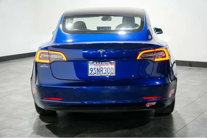 $18460 : 2018 Model 3 Long Range Batte image 6