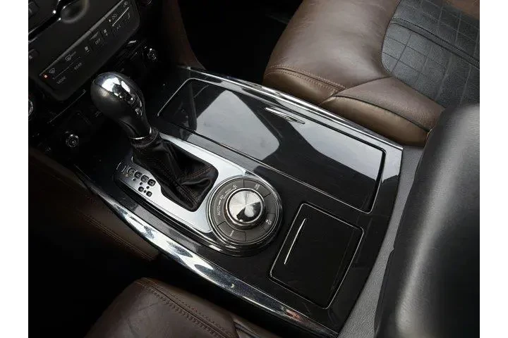 $26054 : Nissan Armada 2019 4x4 SV 4d image 8