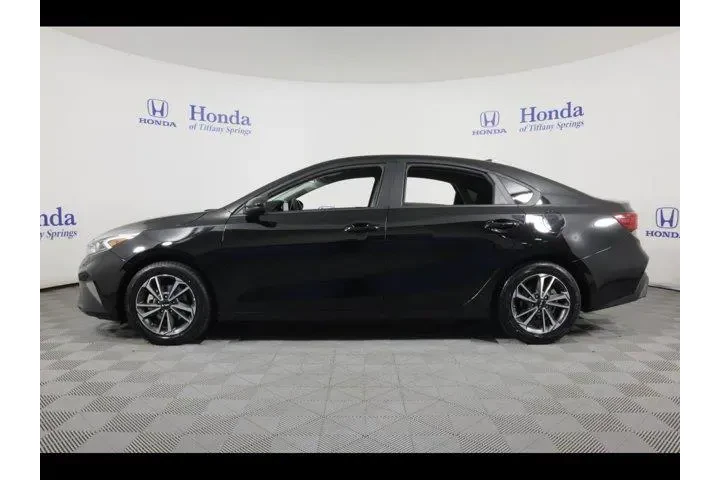 $19875 : Kia Forte 2023 LXS 4dr Sedan image 4