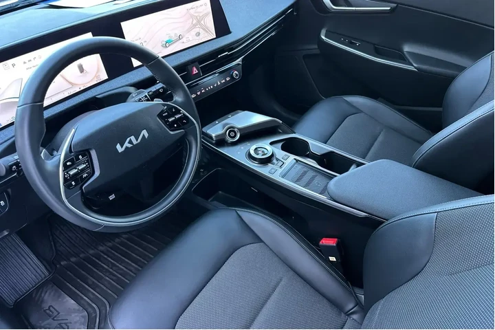 $25800 : Kia EV6 2024 Light 4dr Cross image 9