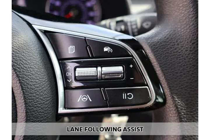 $13990 : Kia Forte 2024 LX 4dr Sedan image 3